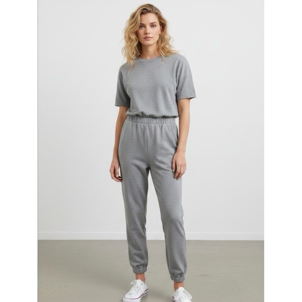 Nichole Lynel Short‎ Sleeve Peephole Back Grey Sweatshirt Jumpsuit